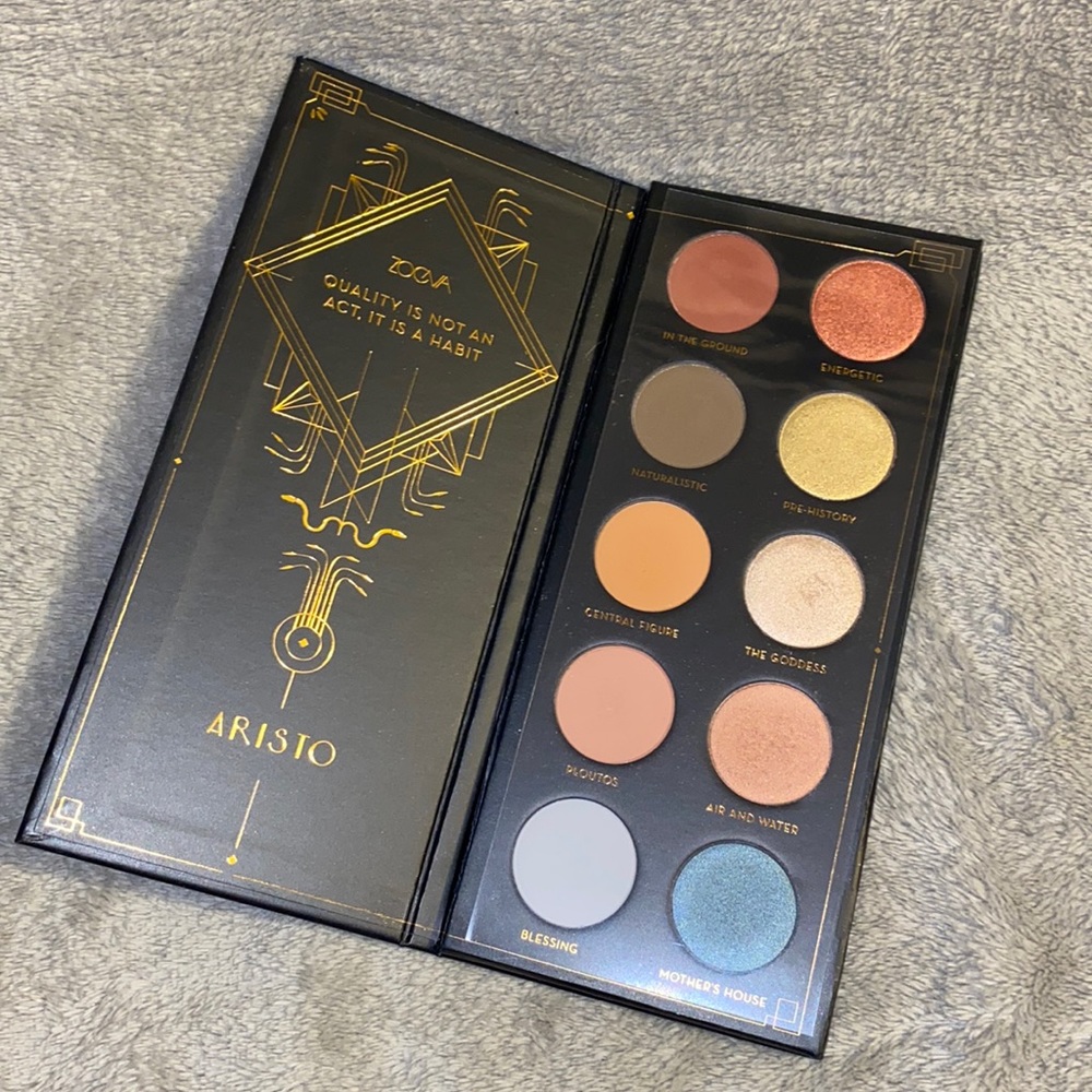 Zoeva aristo eyeshadow palette
